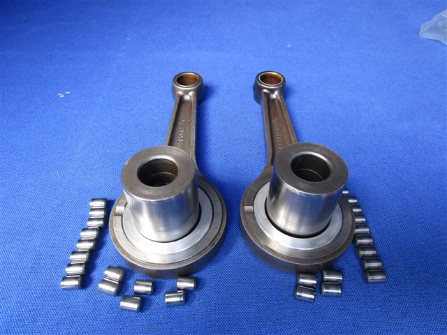 Pleuelsatz komplett mit Rollenkäfig, Rollen, R67,67/2,67/3 1 Stück original BMW (NOS)
- nur noch 1 Satz lieferbar, abgebildet 2x!