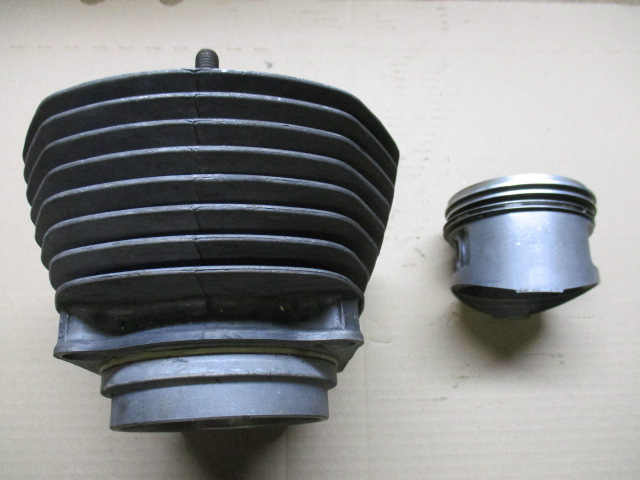 Zylinder mit Kolben 82.00 Nykasil R65S, R65 (35KW), 65RT gebraucht